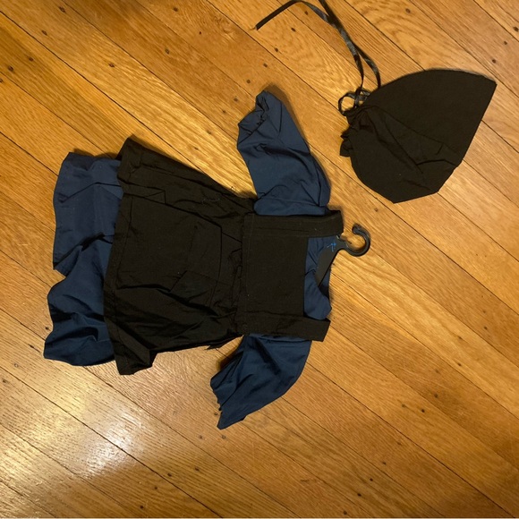 Retired American Girl doll, Samantha Parkington. With all shown outfits - Picture 12 of 16